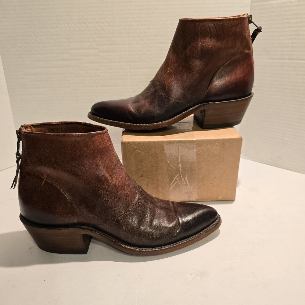 Lucchese boots nearly new, women's 7